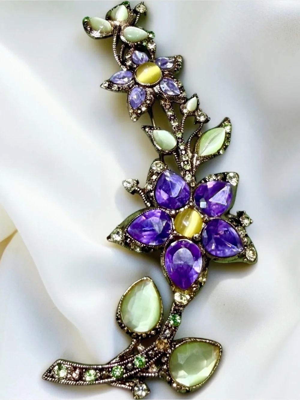 Authentic Signed Monet 1980’s Floral Spray Brooch Faceted Stones Runway Jewelry